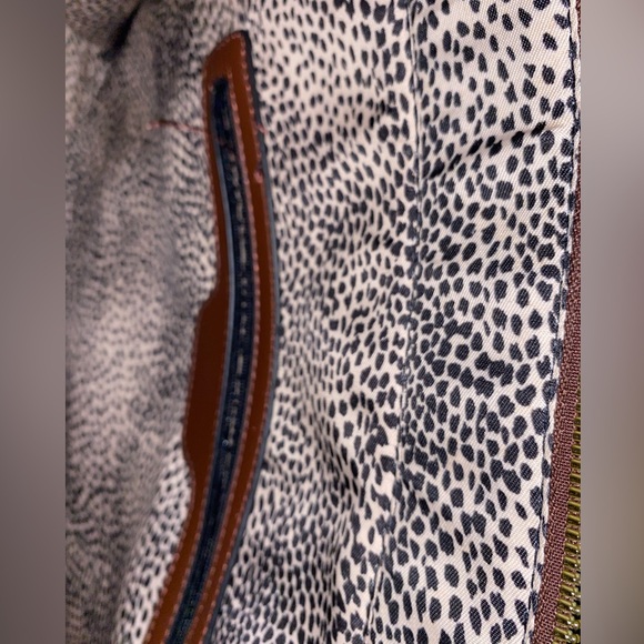 2 in 1 Large Tote Purse w/ Acrylic Circular Handles - Picture 10 of 16